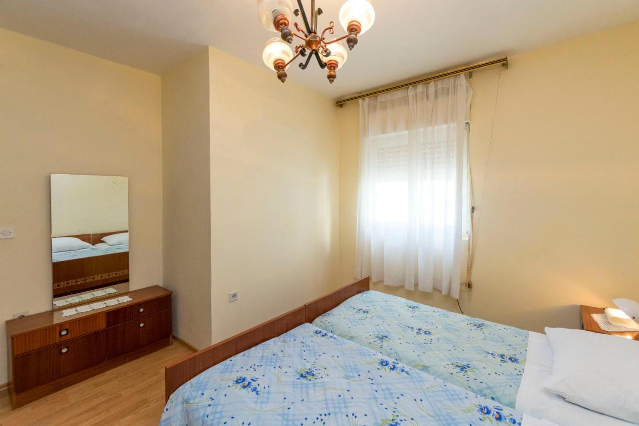 Apartment Lele Primosten Exterior photo