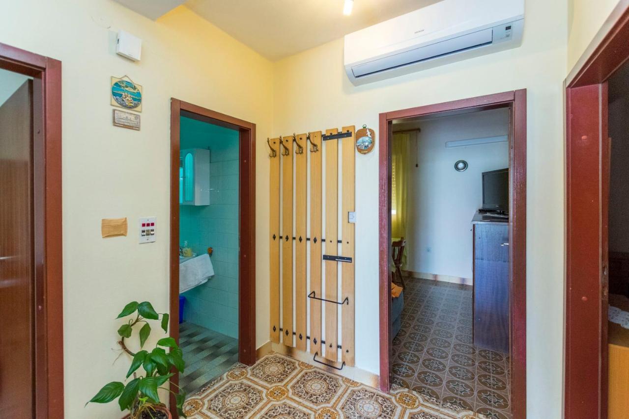 Apartment Lele Primosten Exterior photo