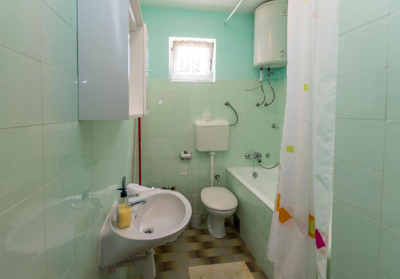 Apartment Lele Primosten Exterior photo