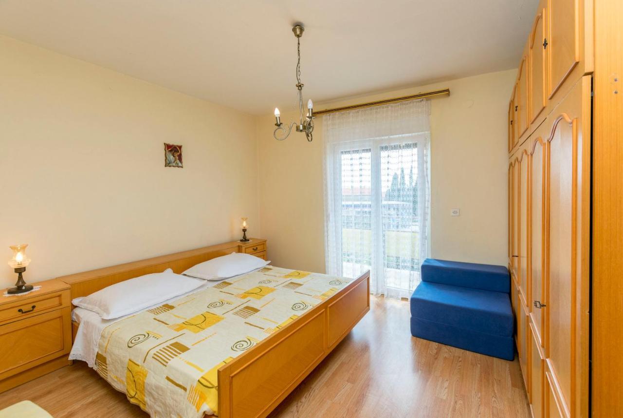 Apartment Lele Primosten Exterior photo