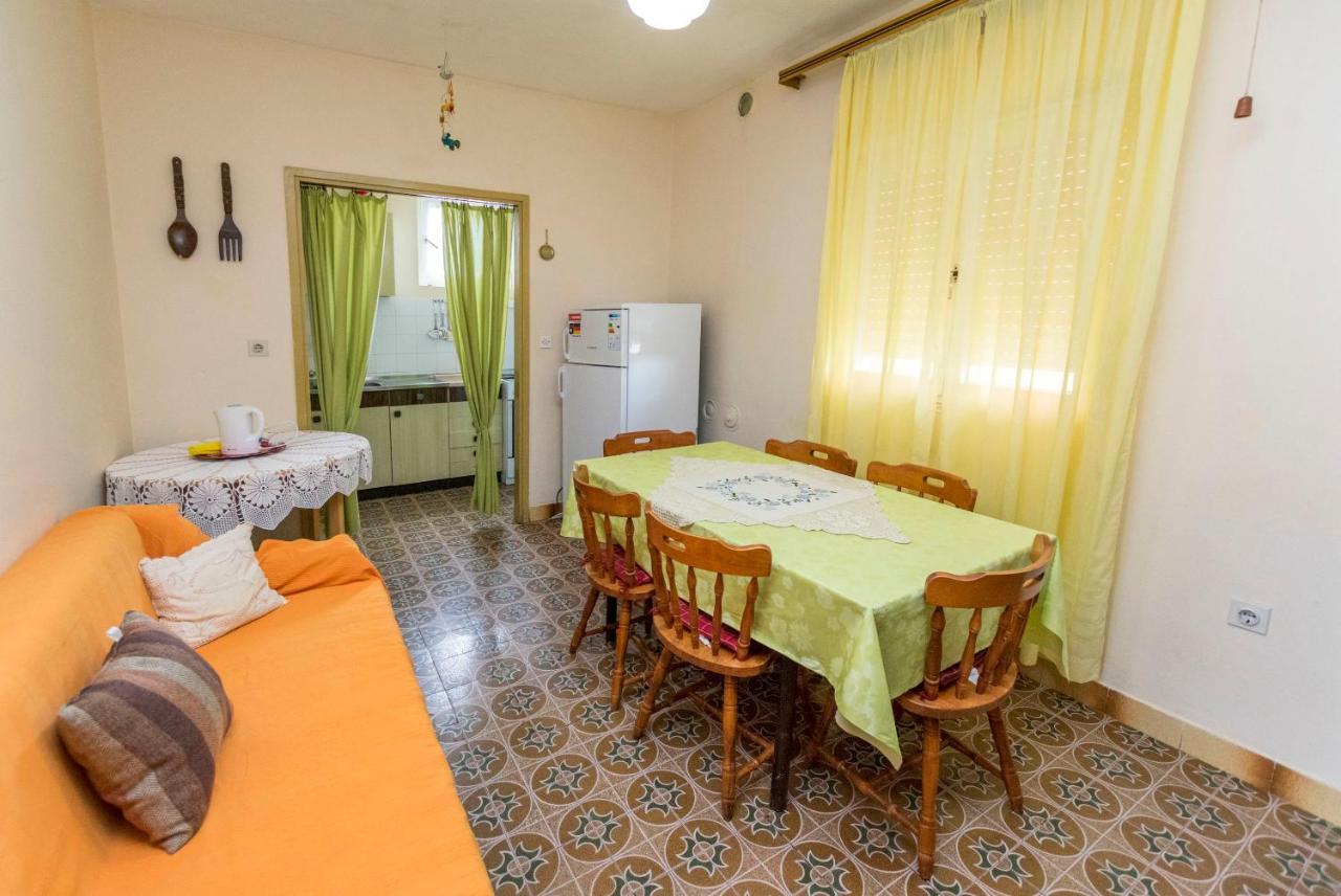 Apartment Lele Primosten Exterior photo