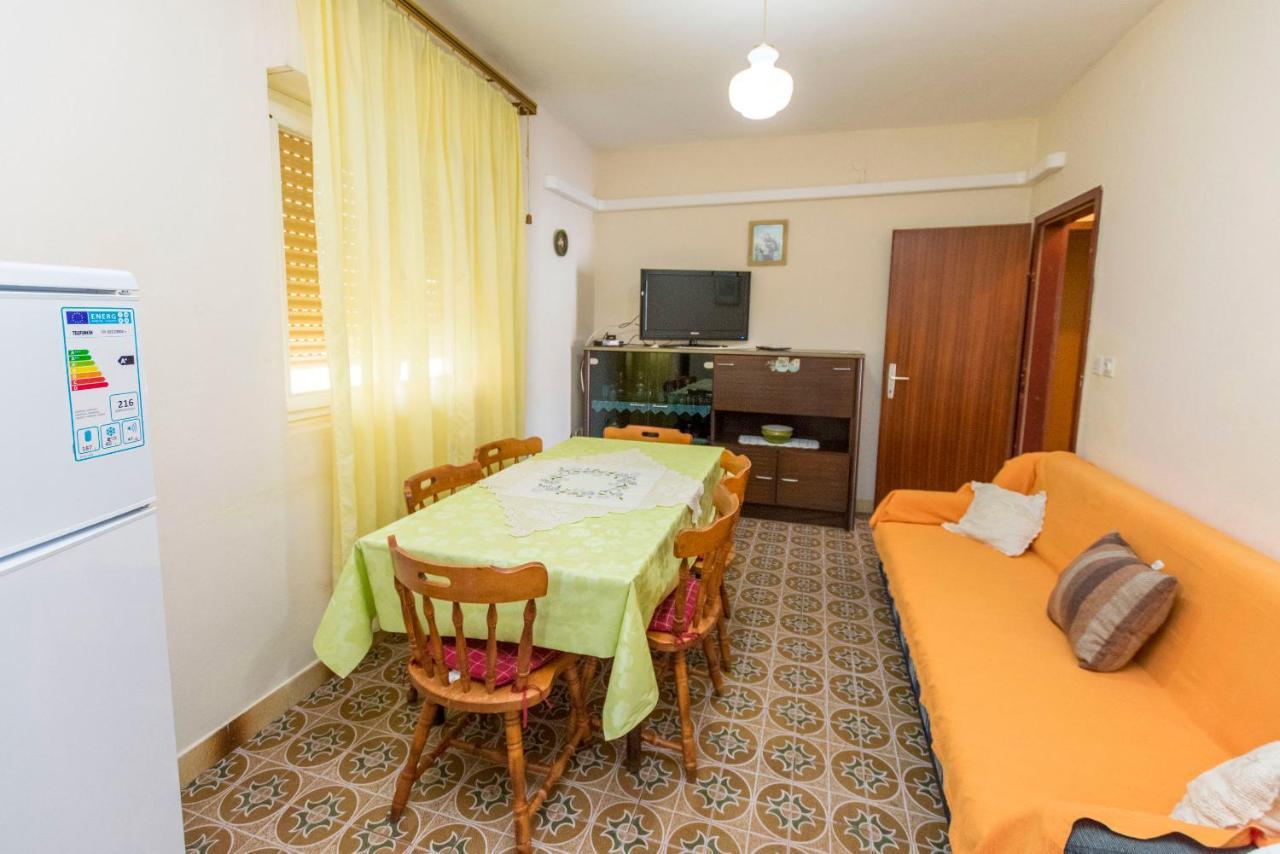 Apartment Lele Primosten Exterior photo